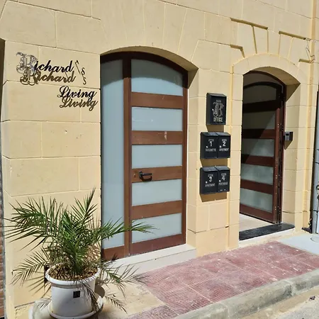 Richard's Living Privatunterkunft *