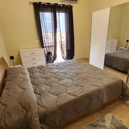 Quarto em Acomodações Particulares Richard's Living Xewkija