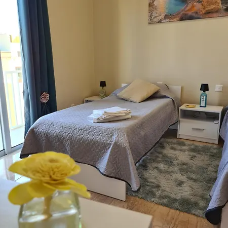 Richard's Living Gazde/Camere de închiriat Xewkija