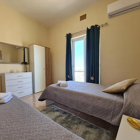 Quarto em Acomodações Particulares Richard's Living Xewkija